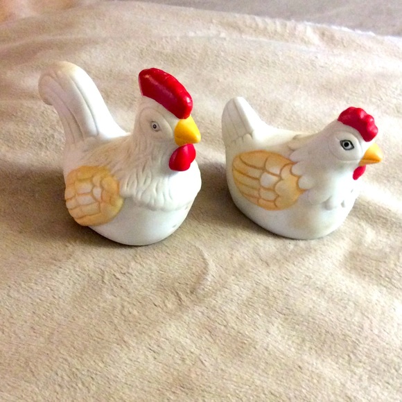 Porcelain Salt & Pepper shakers Vintage - Picture 9 of 9
